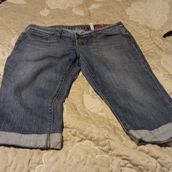 X2 Capri Jeans - Picture 3 of 5